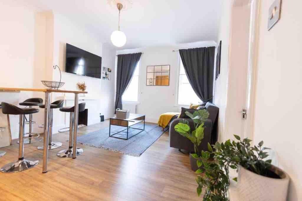 لندن Lovely 2 Bedroom Apartment In Chelsea Sw3 المظهر الخارجي الصورة